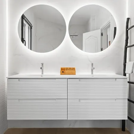 Stunning Modern And Contemporary In El Paraiso,