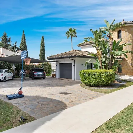 Villa Stunning Modern And Contemporary In El Paraiso,