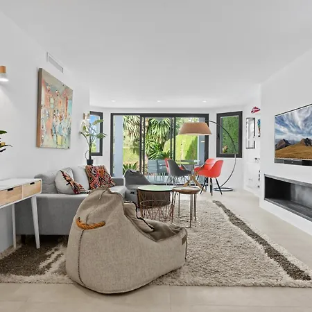 Villa Stunning Modern And Contemporary In El Paraiso, Estepona