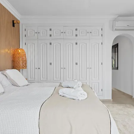 Stunning Modern And Contemporary In El Paraiso, Villa Estepona