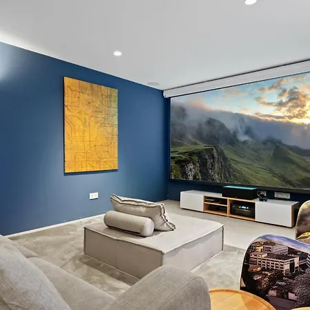Villa Stunning Modern And Contemporary In El Paraiso,